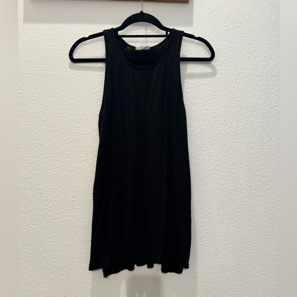 Wilfred Free classic black tank